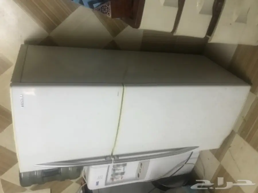 ثلاجة للبيع