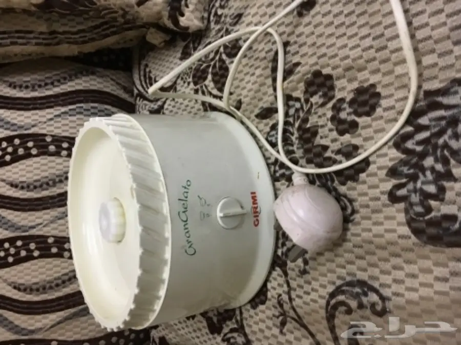 ماكينة لصناعة الايسكريم ايطالية 120 ريال فقط