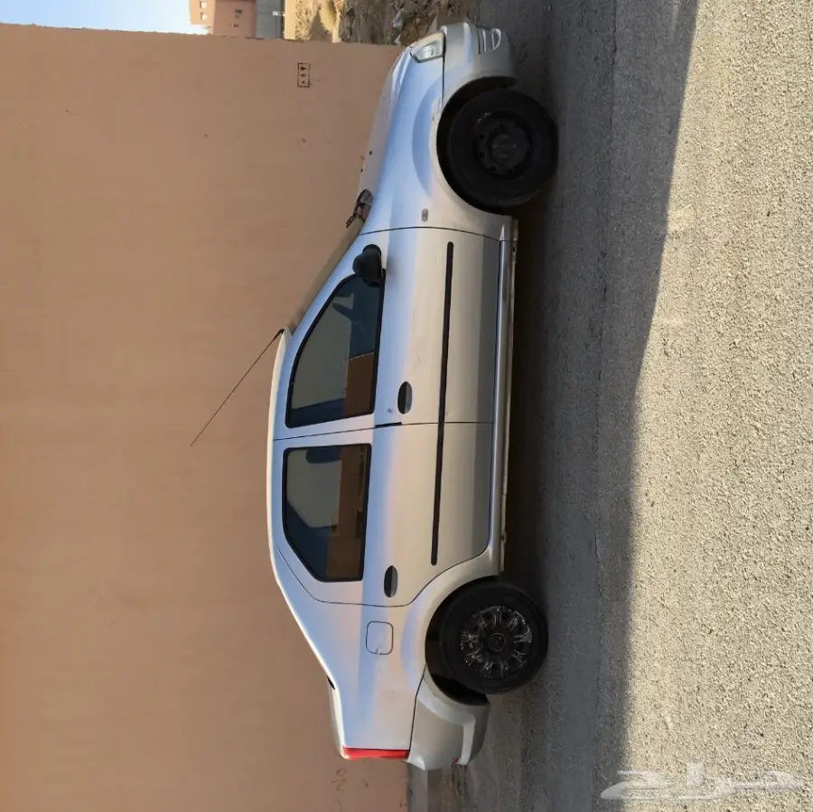 للبيع - لوغان - 2013