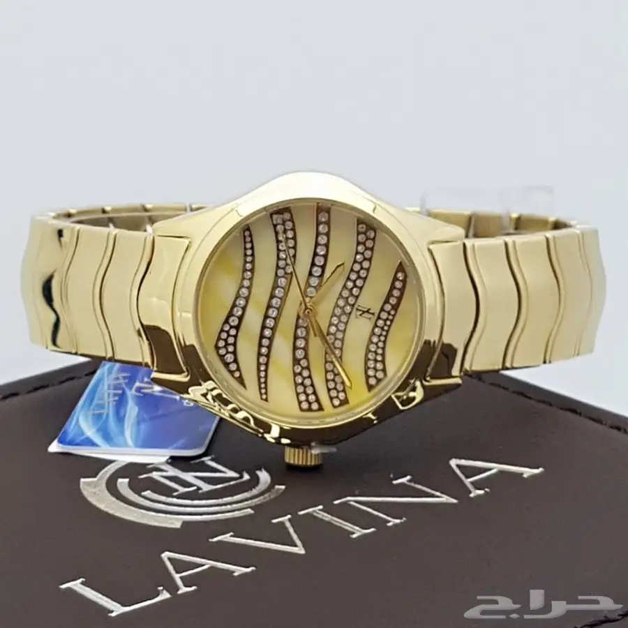 ساعة ضد الماء وتغير اللون ضمان سنه 