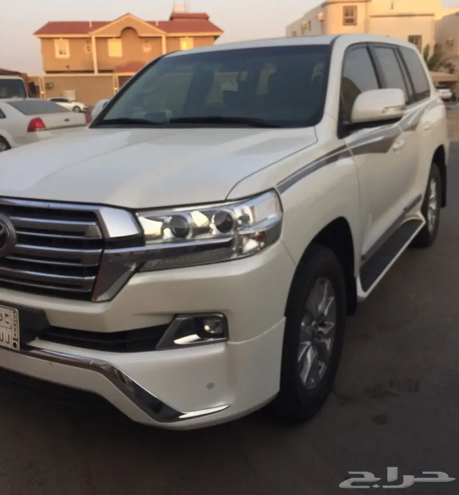 لاندكروزر VXRرقم 1 2016 فطيمي