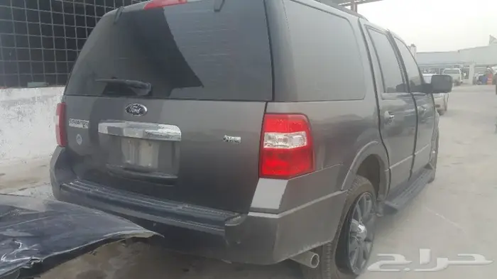 اكسبديشن 2014 مصدوم تشليح((قطع غيار فقط)) 0