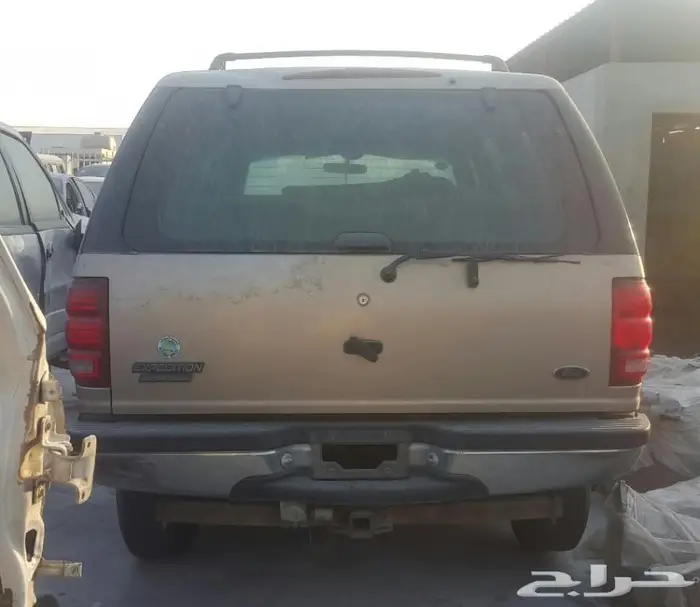 اكسبديشن 2014 مصدوم تشليح((قطع غيار فقط)) 2