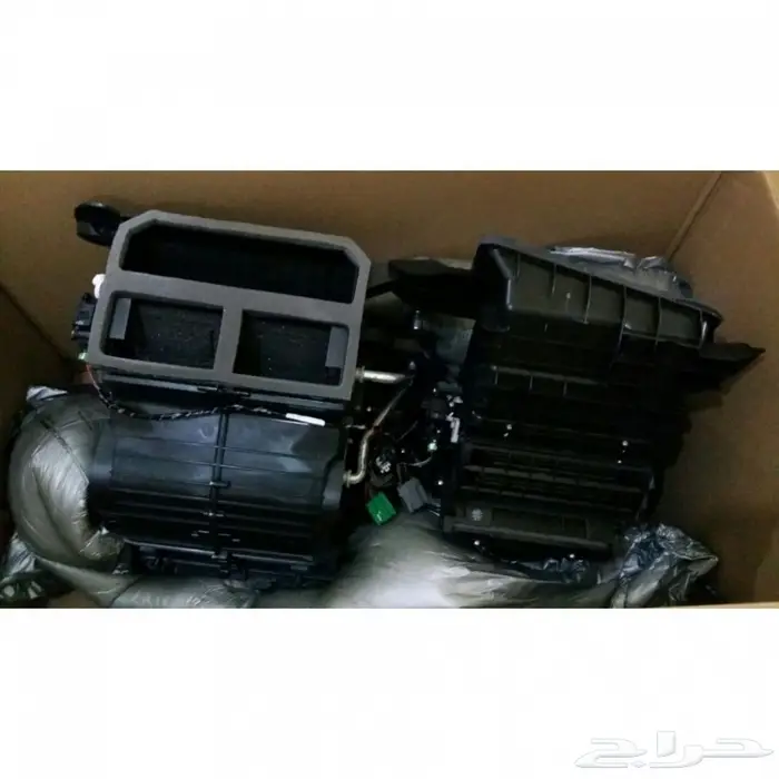 تظليل متحرك روعه جدا (ستائر) لجميع انواع السيارات  كما يوجد لدينا قطع غيار واكسسوارات للاكسبدشن والا 40