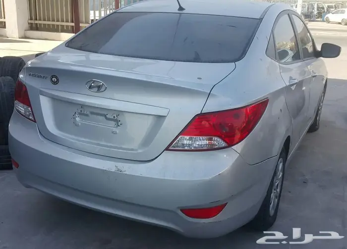 هونداي مصدومة تشليح ((قطع غيار فقط)) 3