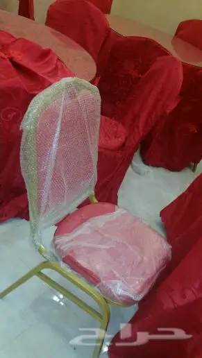 فرصة لا تُفوّت: كراسي وطاولات زجاجية ومفروشات منزلية (image 3)