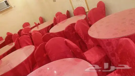 فرصة لا تُفوّت: كراسي وطاولات زجاجية ومفروشات منزلية