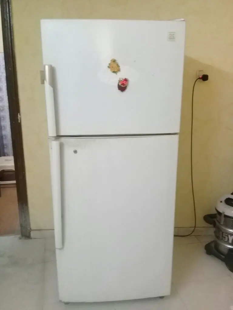 ثلاجة للبيع