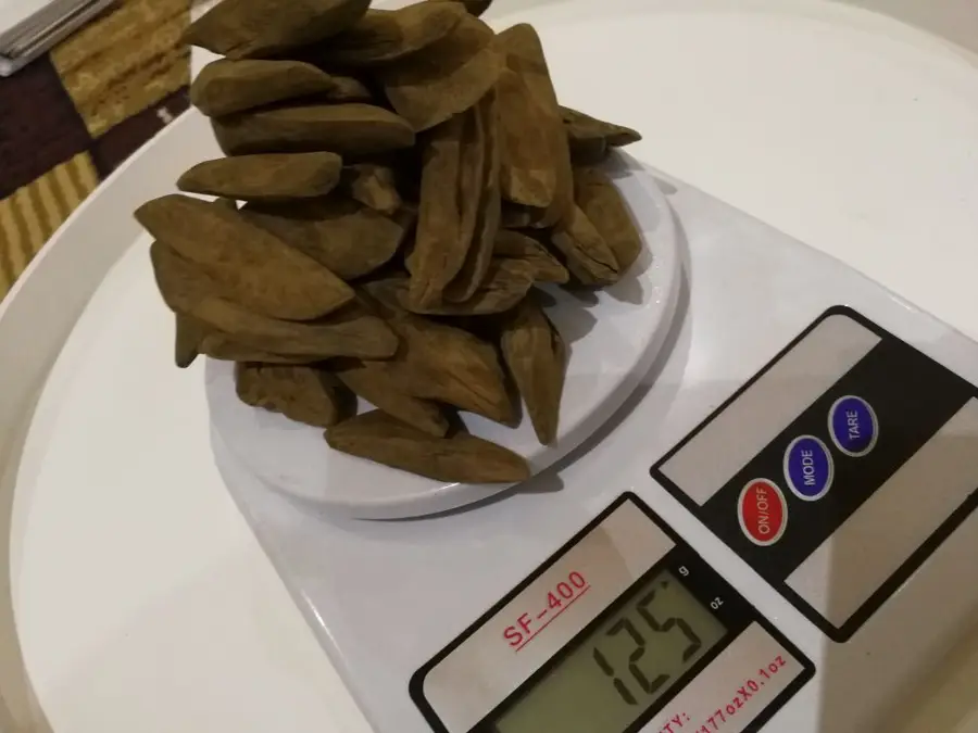 مزاد لمدة ساعتين على ثمن كيلو عود  (image 1)