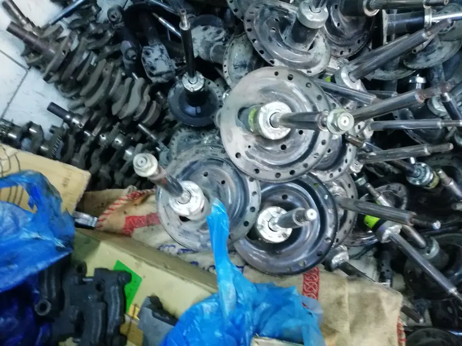 مساعدات وكراسي مكينه كامري وكورلا (image 2)