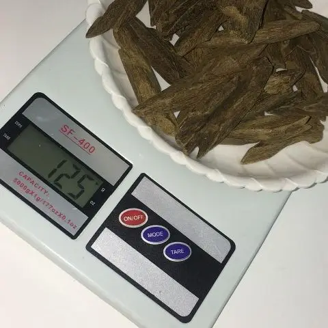 مزاد لمدة ساعتين على ثمن كيلو من العود 