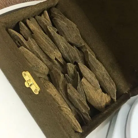 مزاد لمدة ساعتين على ثمن كيلو من العود  (image 1)