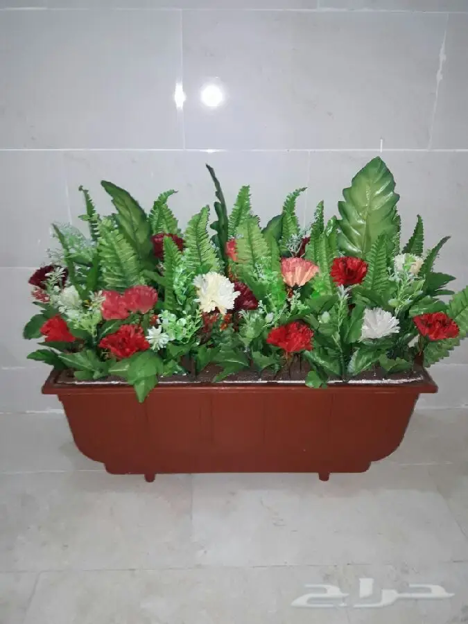 عشب صناعي ونجيله طبيعي وجميع الورودوالاشجار (image 24)