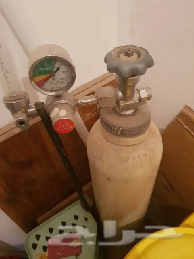 مجموع من الاشياء للبيع