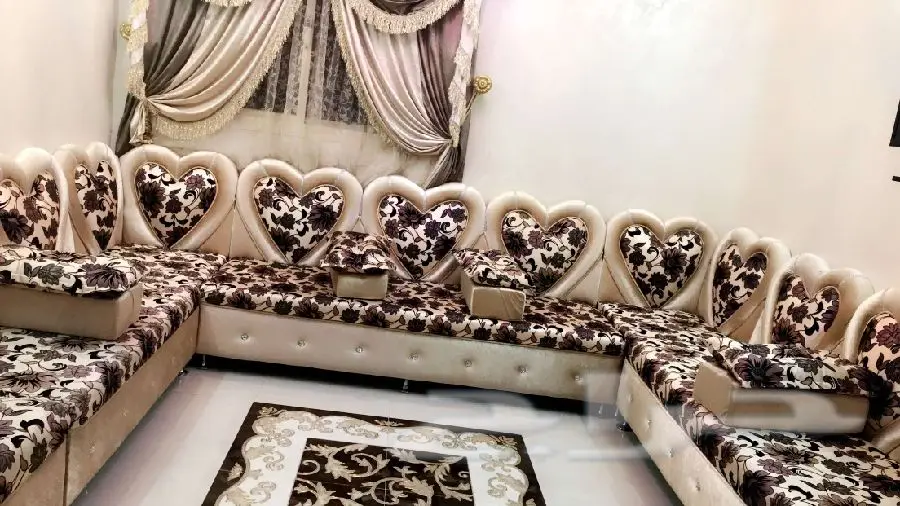 مجلس كنب نضيف مع كامل ملحقاتة (image 2)