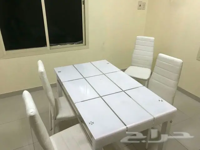 طاوله طعامم
