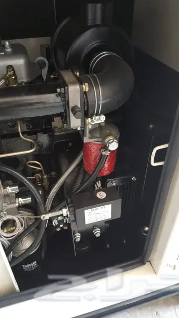 مولد كهربائي للكرفانات والاستراحات والفود ترك 8