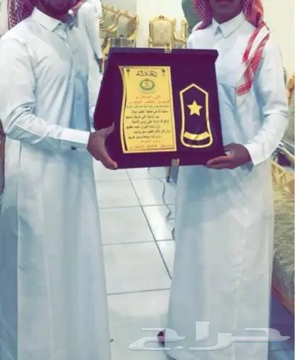 طقم هدايا سيوف تخرج ملازم دروع تذكارية  4