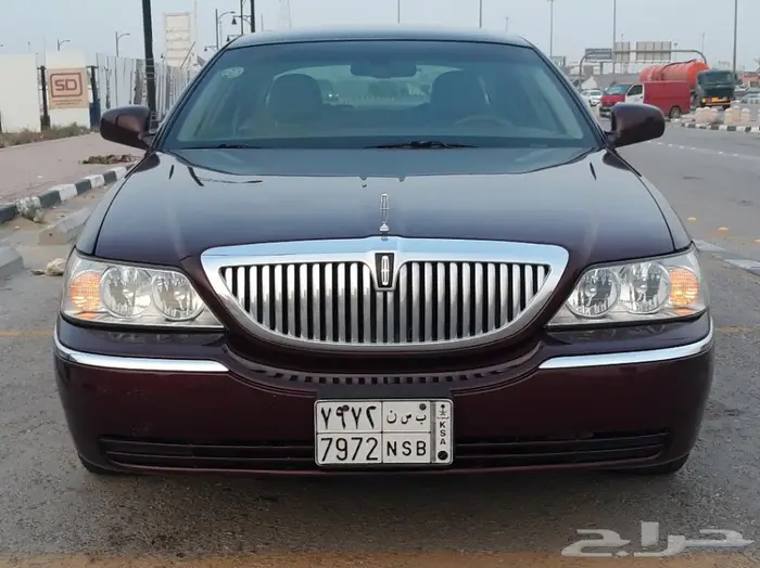 تاون كار 2007 سعودي لارج نظيف جدا . ممشى قليل 0