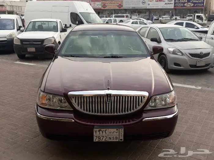 تاون كار 2007 سعودي لارج نظيف جدا . ممشى قليل 2