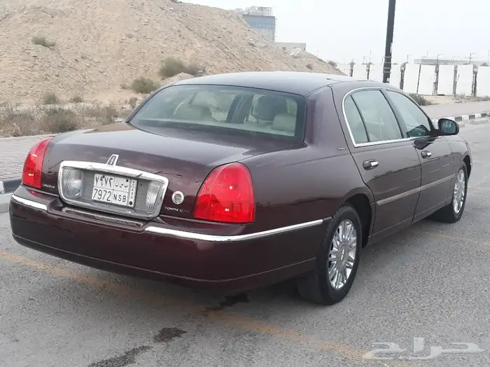 تاون كار 2007 سعودي لارج نظيف جدا . ممشى قليل 7