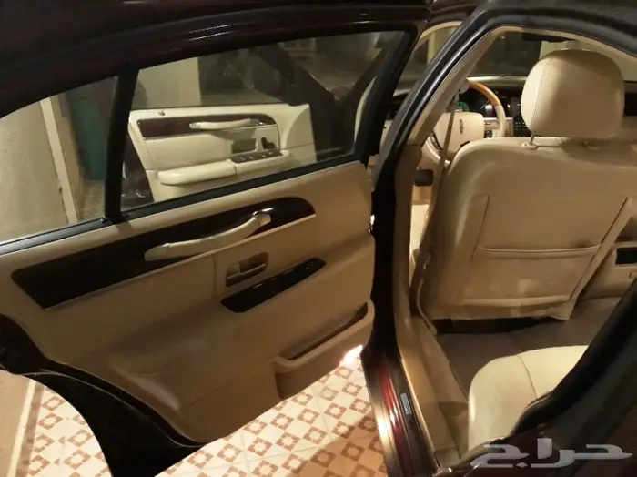 تاون كار 2007 سعودي لارج نظيف جدا . ممشى قليل 10