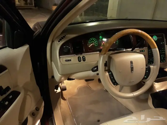 تاون كار 2007 سعودي لارج نظيف جدا . ممشى قليل 17