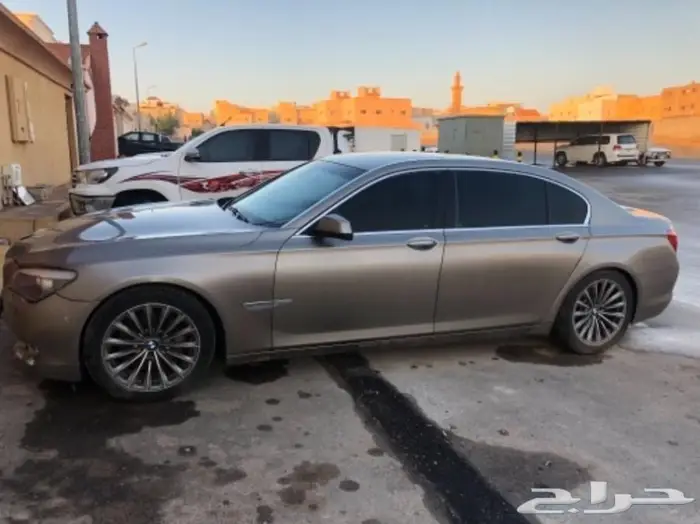 BMW 750 للبيع قطع غيار موديل 2012 1