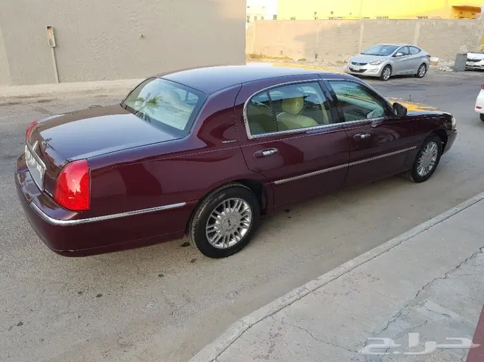 تاون كار 2009 سعودي لارج أفخم فئة .. نظيف جدا 8