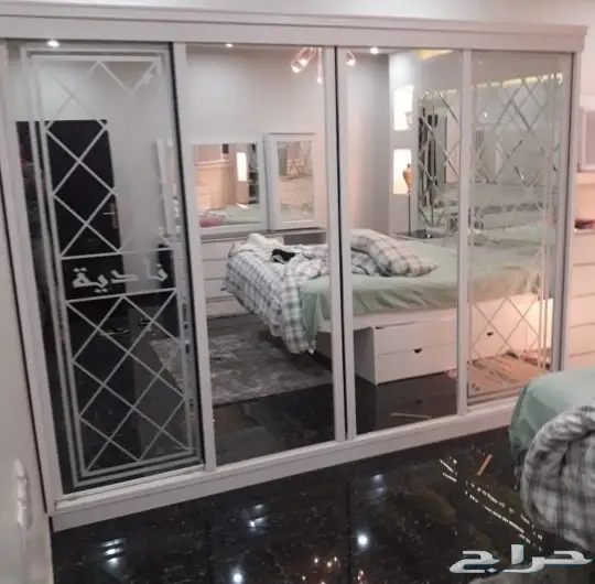 مرايات وزجاج سكوريت وشور بوكس 18