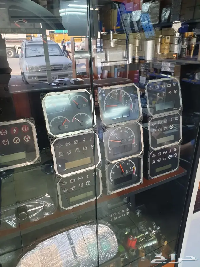 جميع كمبيوترات المعدات والشاشات والظفيره 3