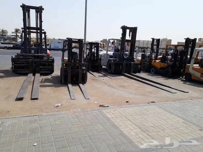 روافع كرينات سطحات ونشات فوركلفت سيزر لفت 8