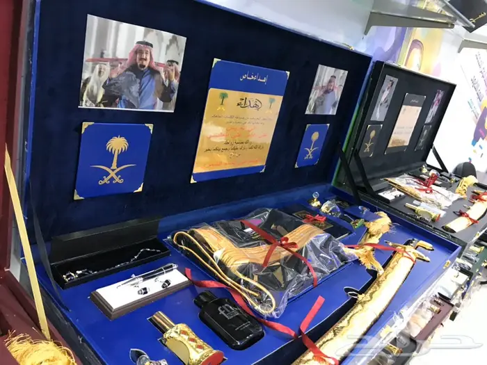 درع سيف بشت طقم هذية رجالي زوج تخروج 7