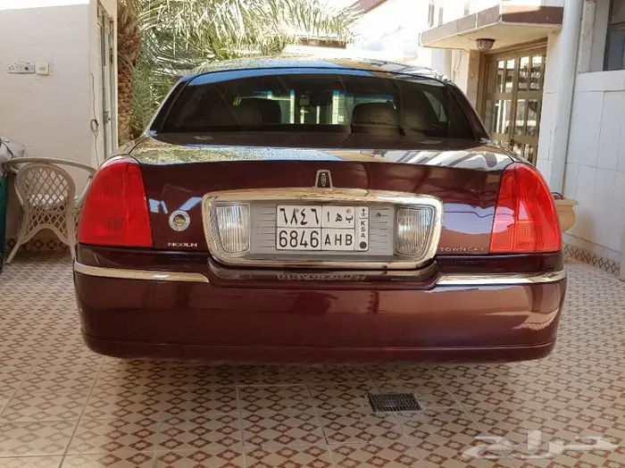 تاون كار 2011 سعودي لارج نظيف جدا . ممشى قليل 11