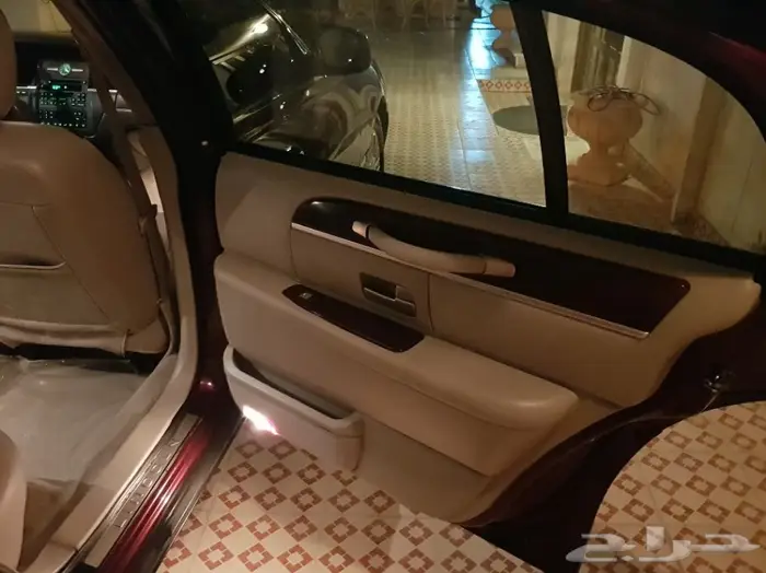 تاون كار 2011 سعودي لارج نظيف جدا . ممشى قليل 19