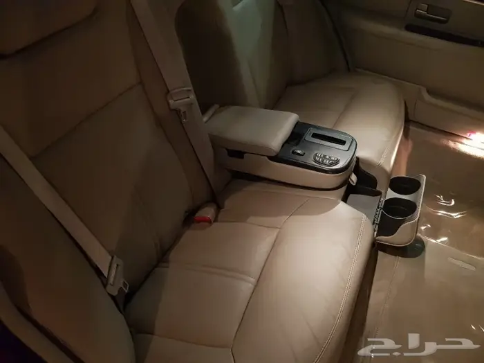 تاون كار 2011 سعودي لارج نظيف جدا . ممشى قليل 21