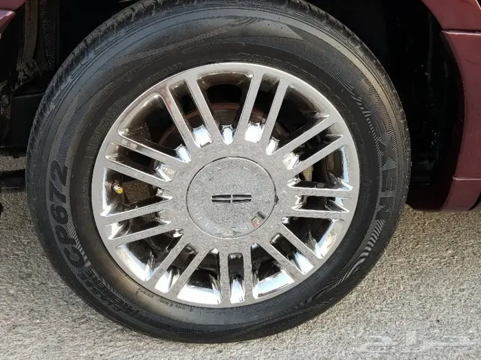 تاون كار 2011 سعودي لارج نظيف جدا . ممشى قليل 30