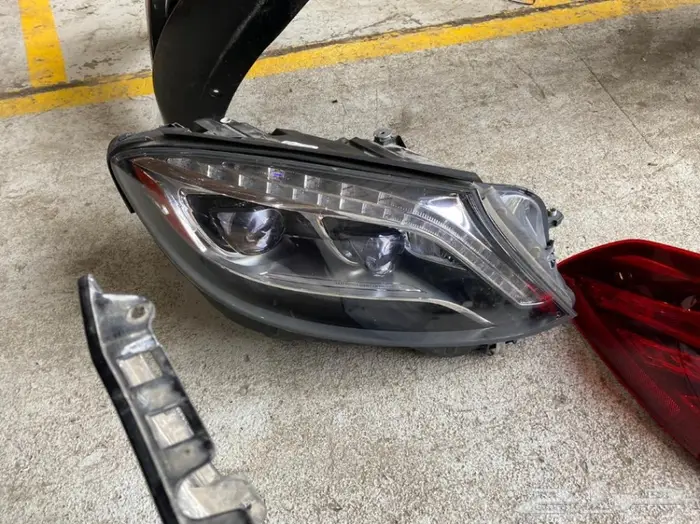 قطع غيار مورسيديس يخت 2014 للبيع 3