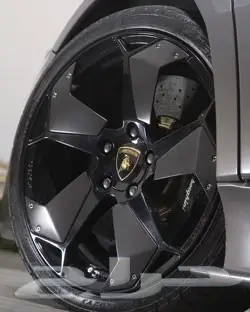 جنوط لمبرجيني  افنتادور 16