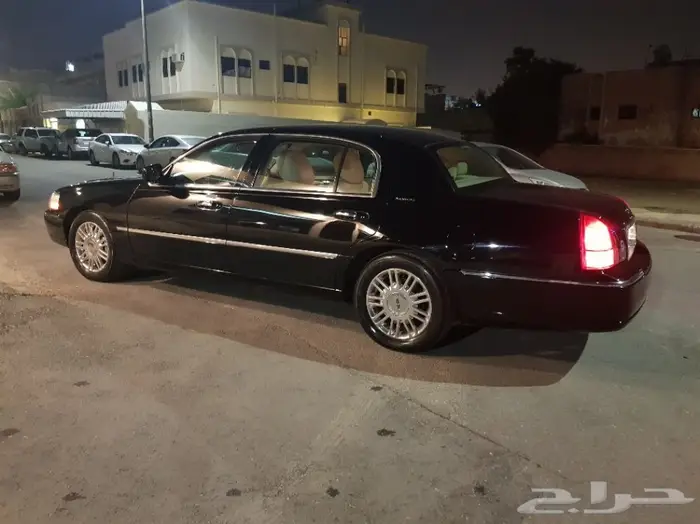 تاون كار 2011 سعودي لارج أفخم فئة حكومي مخزن 1