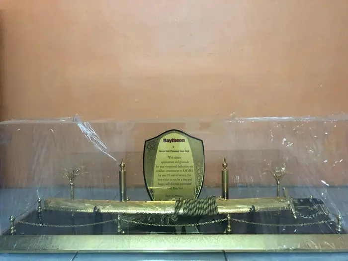 دروع وسيوف ومشالح وبشوت وهدايا تذكارية  36