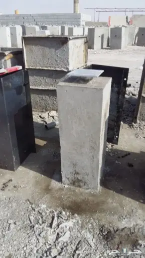 حواجز خرسانية ومصدات مواقف وقواعد أعمدة انارة 14