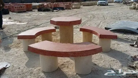 حواجز خرسانية ومصدات مواقف وقواعد أعمدة انارة 32