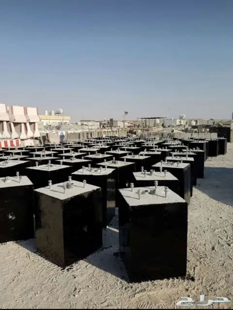 حواجز خرسانية ومصدات مواقف وقواعد أعمدة انارة 7