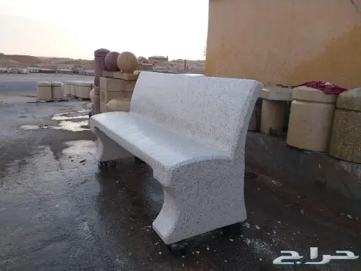 حواجز خرسانية ومصدات مواقف وقواعد أعمدة انارة 26