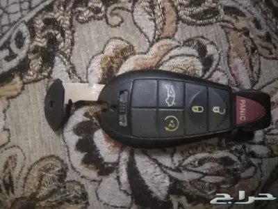 توجد دبه وسطيه كليزلر2008للبيع 13