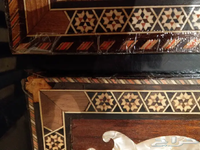 تحف متنوعة ولوحات وشموع 3