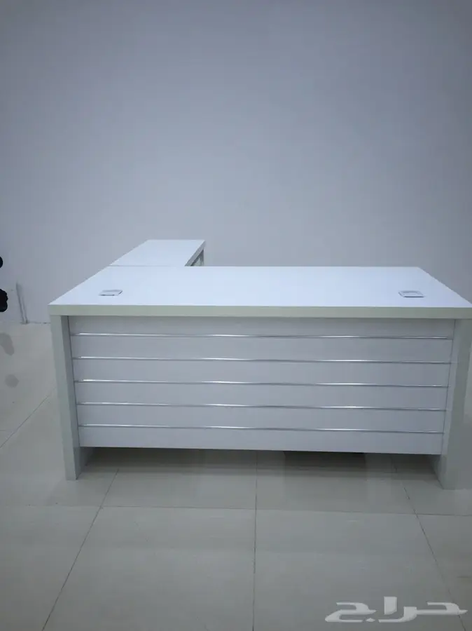 مكاتب متعدده الاشكال والمقاسات بالجمله  7