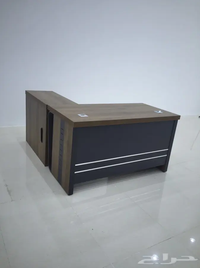 مكاتب متعدده الاشكال والمقاسات بالجمله  2