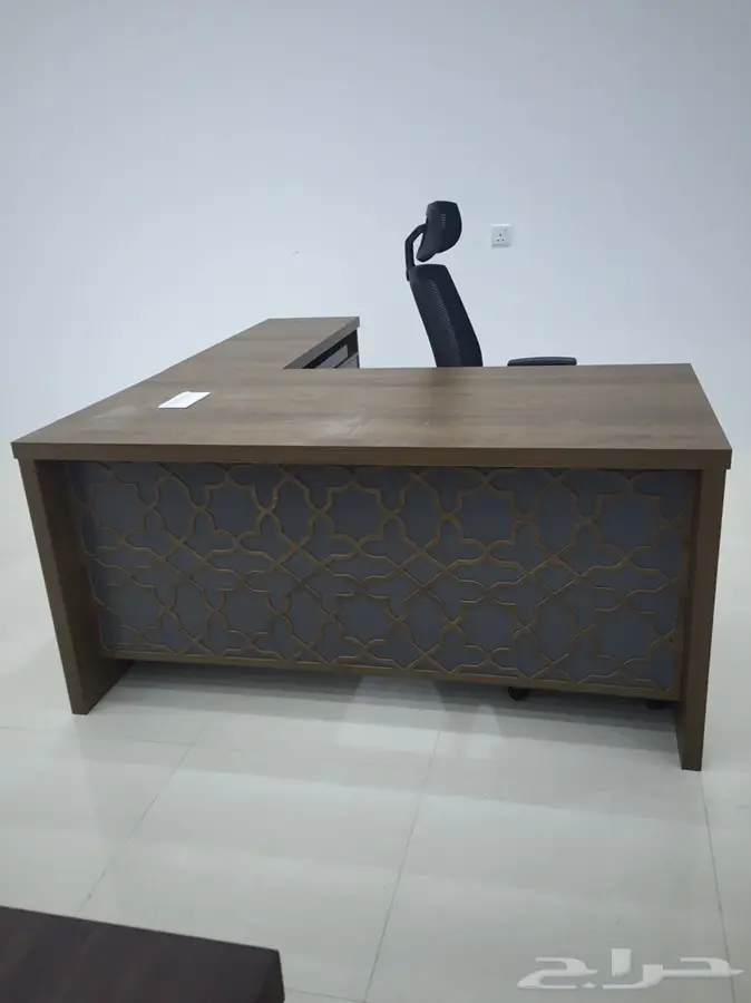 مكاتب متعدده الاشكال والمقاسات بالجمله  5